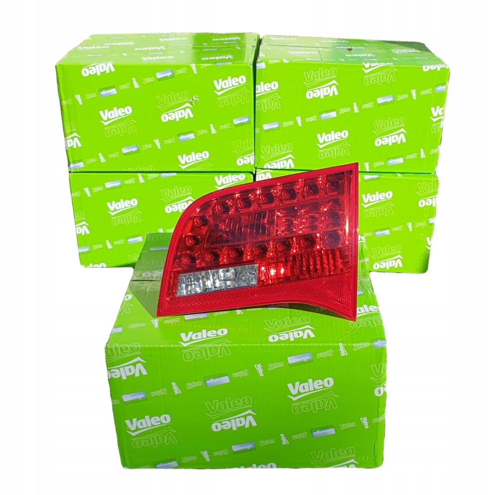 фото №1, Audi a6 c6 avant kombi лампа w крышка багажника led valeo