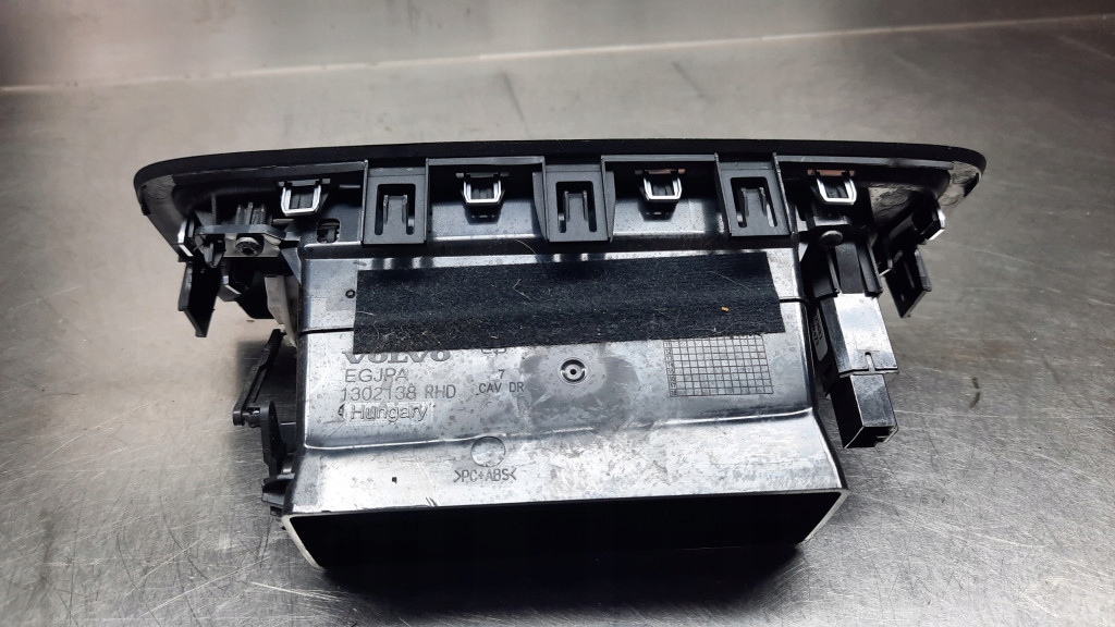 фото №10, Решётка обдув центральная 1302138 volvo v60 s60 ii 10-18r