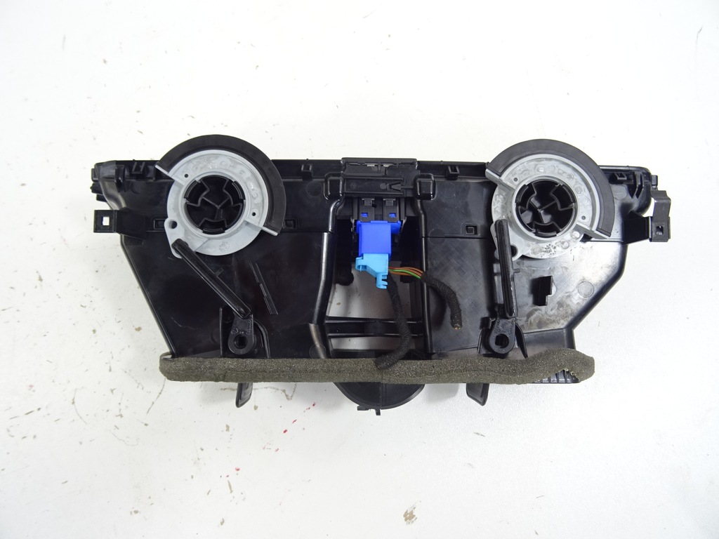 фото №10, 5g1815736c vw golf vii 7 решётка обдув средняя