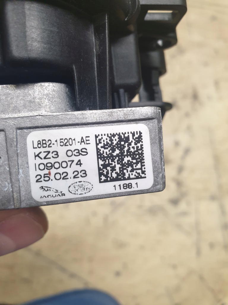 фото №8, Land rover defender противотуманная фара правый l8b2-15201-t4uvb