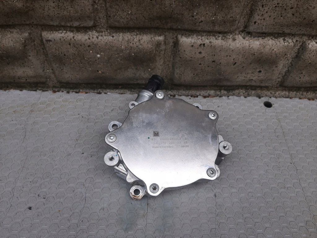 фото №1, Mercedes infinity 2.0 cgi вакуум насос