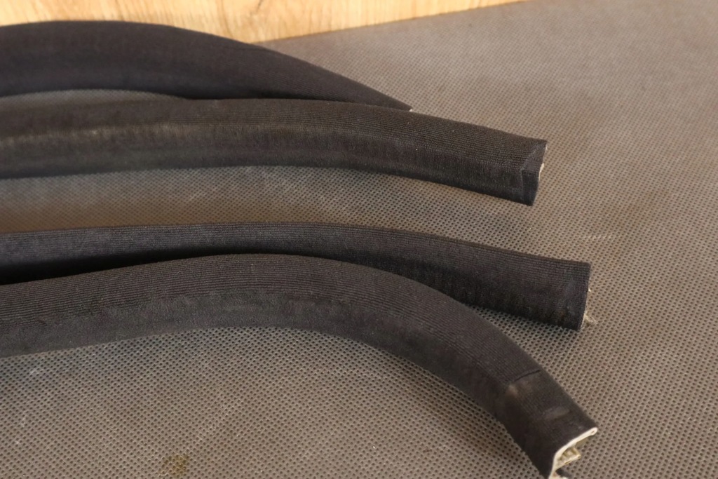 Mercedes slk r170 рестайлинг  прокладка уплотнители кузов дверь комплект Оригинал