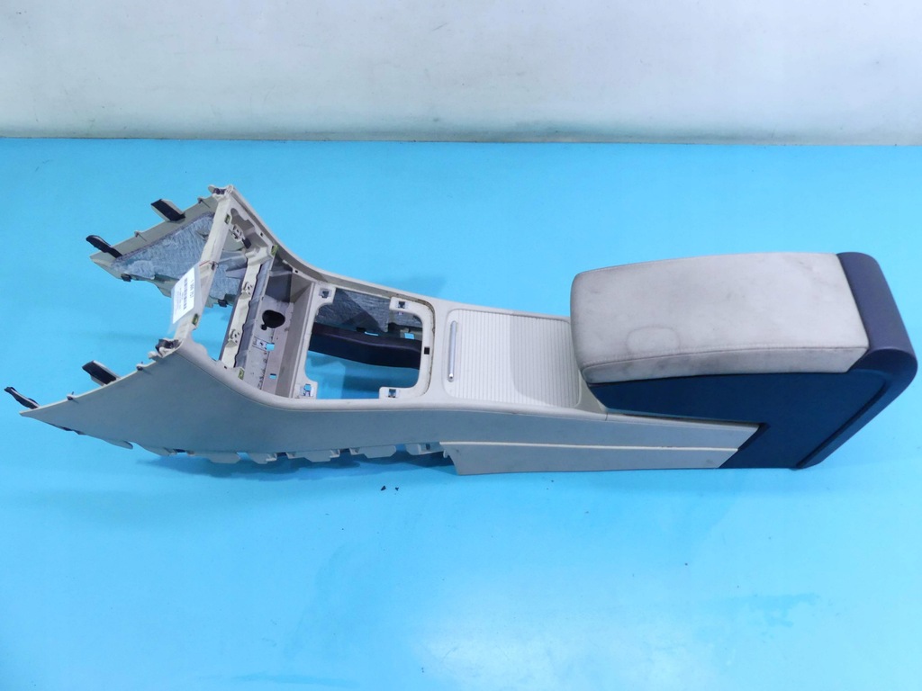 фото №1, Подлокотник туннель vw passat cc 08-16