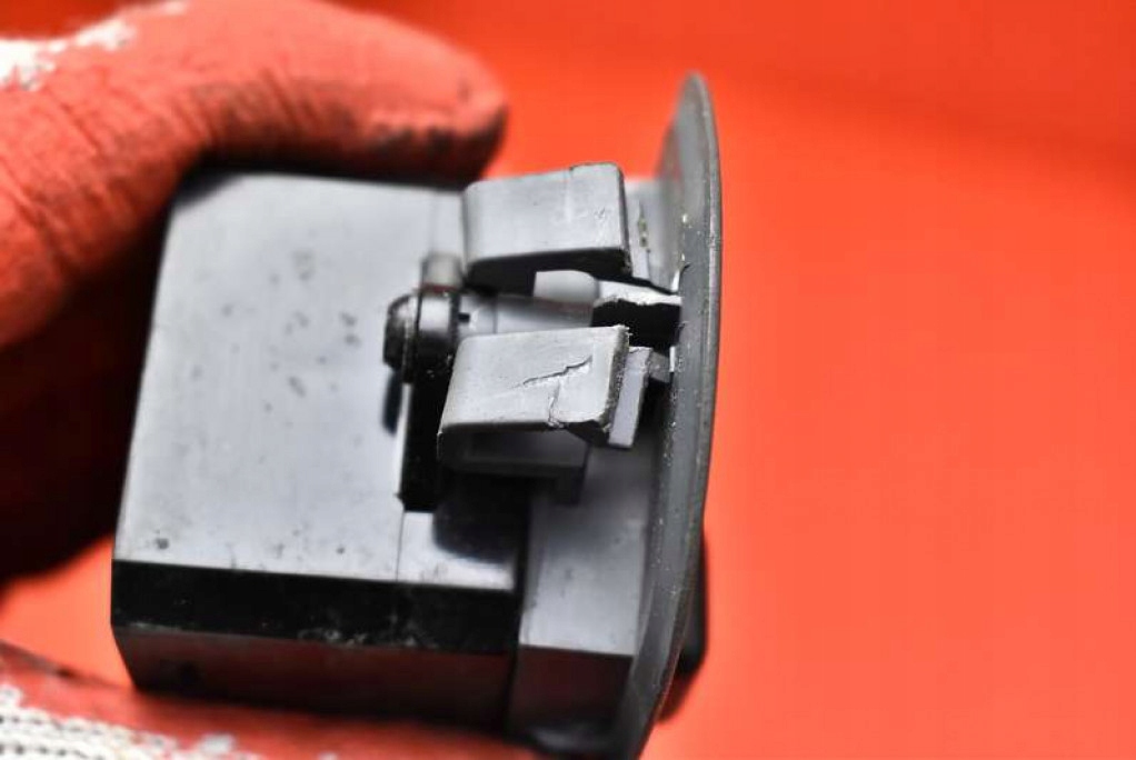 фото №8, Панель управление окон eu mr587475 mitsubishi colt 6 vi z30 02-12