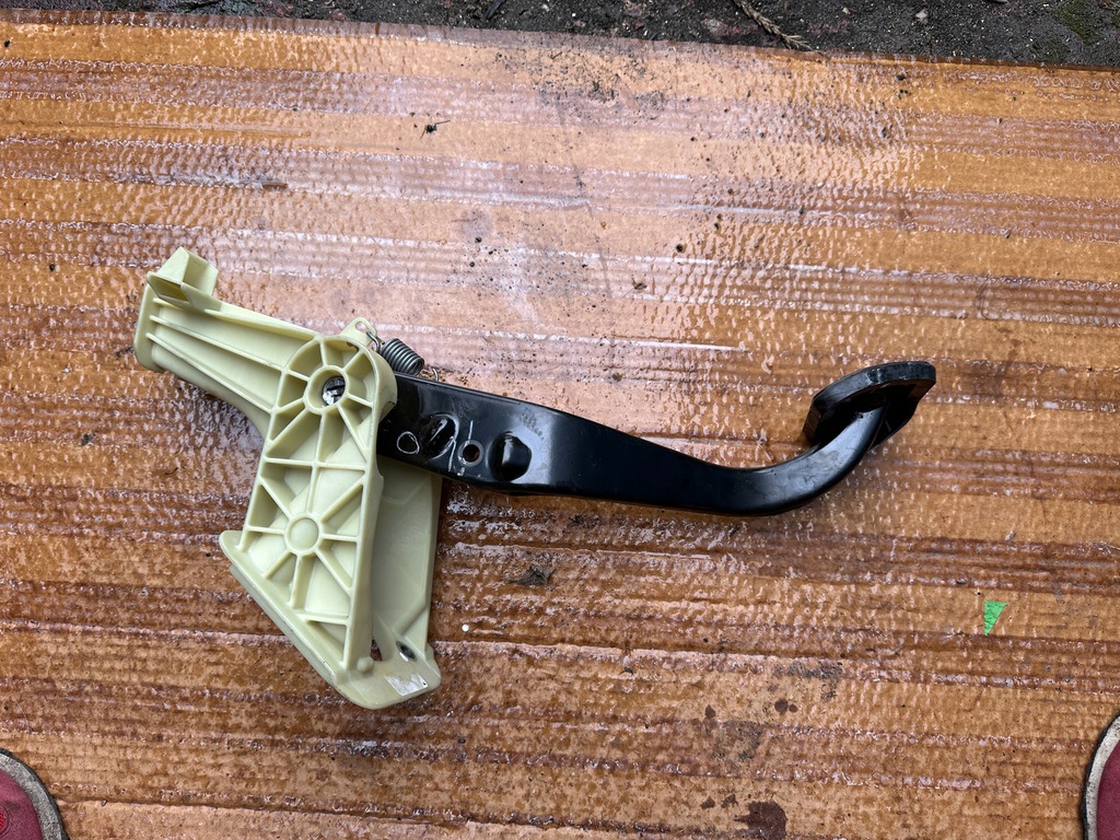 фото №1, Bmw x3 f25 x4 f26 педаль тормоза автоматическая коробка передач