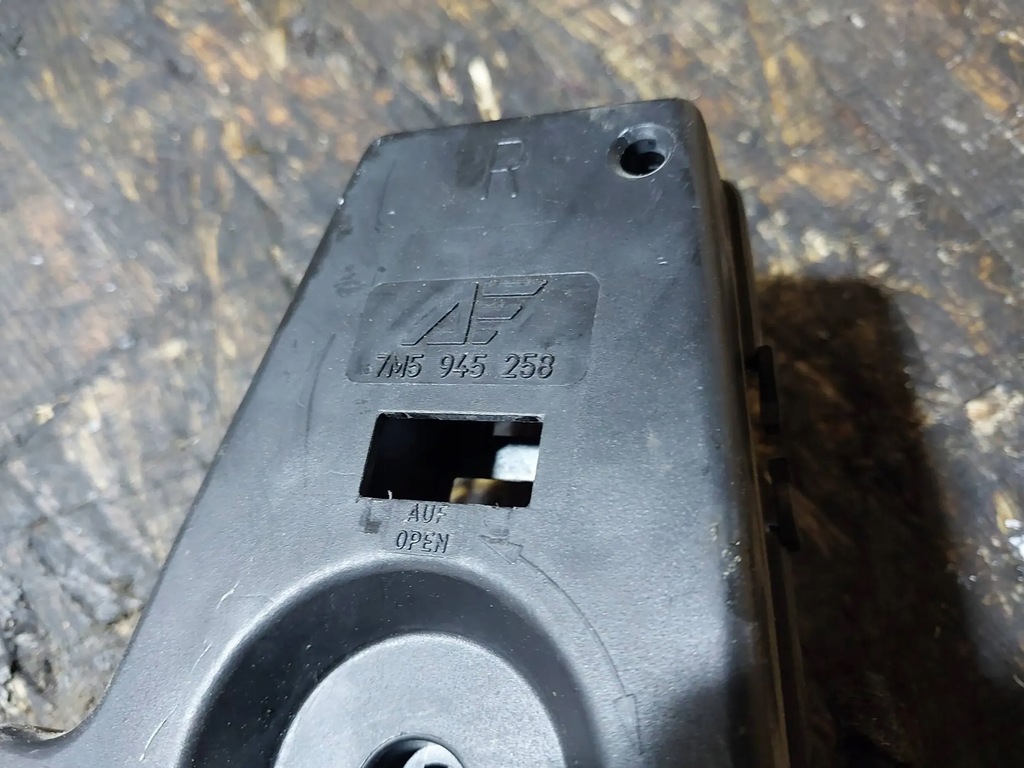 фото №8, Вкладиш лампи правий задній задня ford galaxy 7m5945258