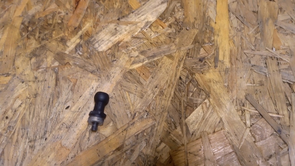 фото №1, Audi a4 b6 2.5 v6 tdi кронштейн захист двигуна