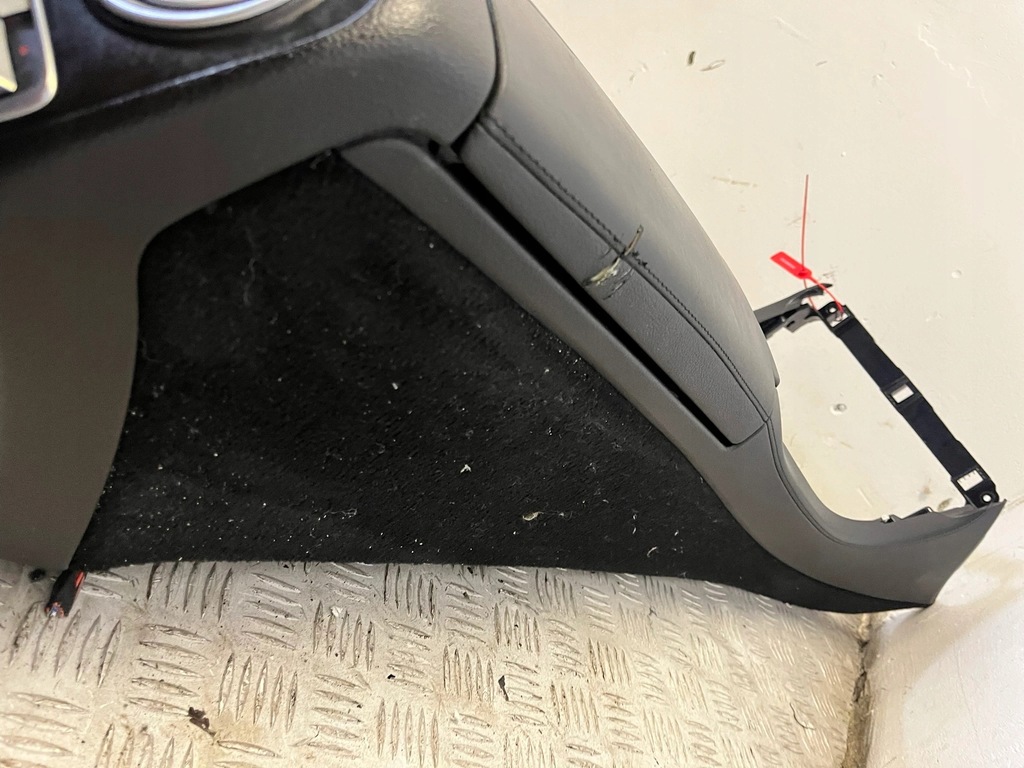 фото №11, Підлокітник бардачок тунель mercedes w213 cls w257 a2136802601