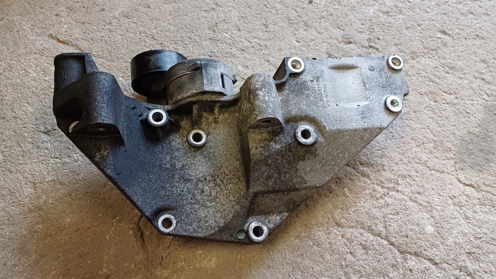 Купить Ford mondeo mk4 2.0 tdci кронштейн генератора