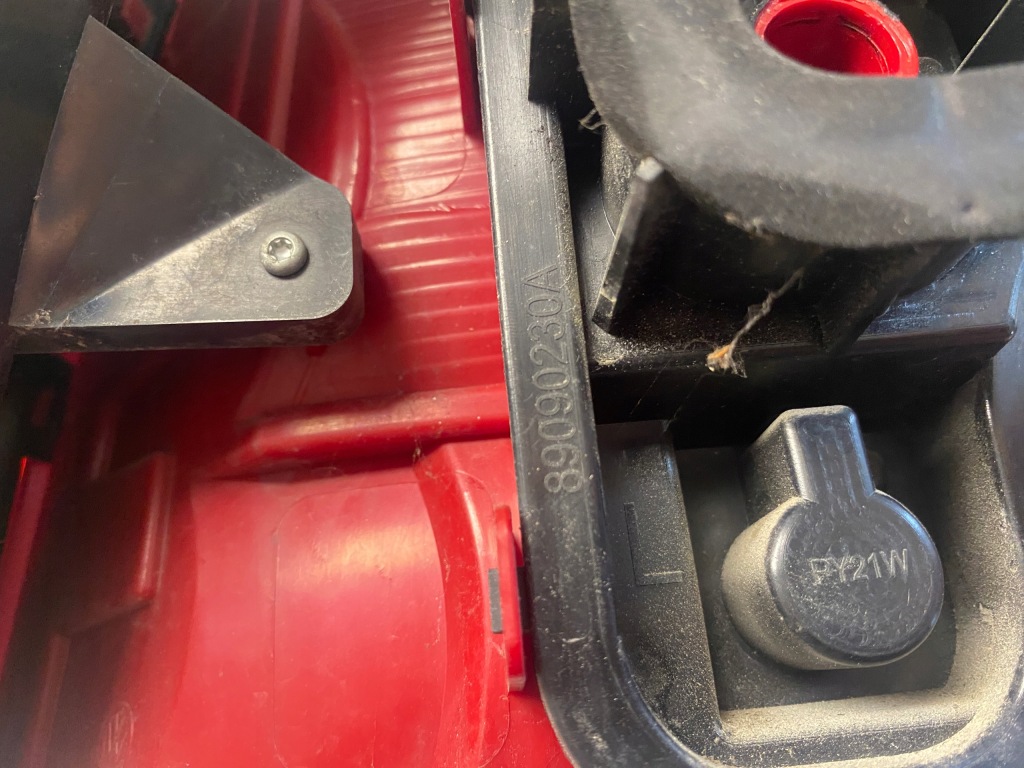 фото №13, Vw touareg ii лампа левый задняя w крыло