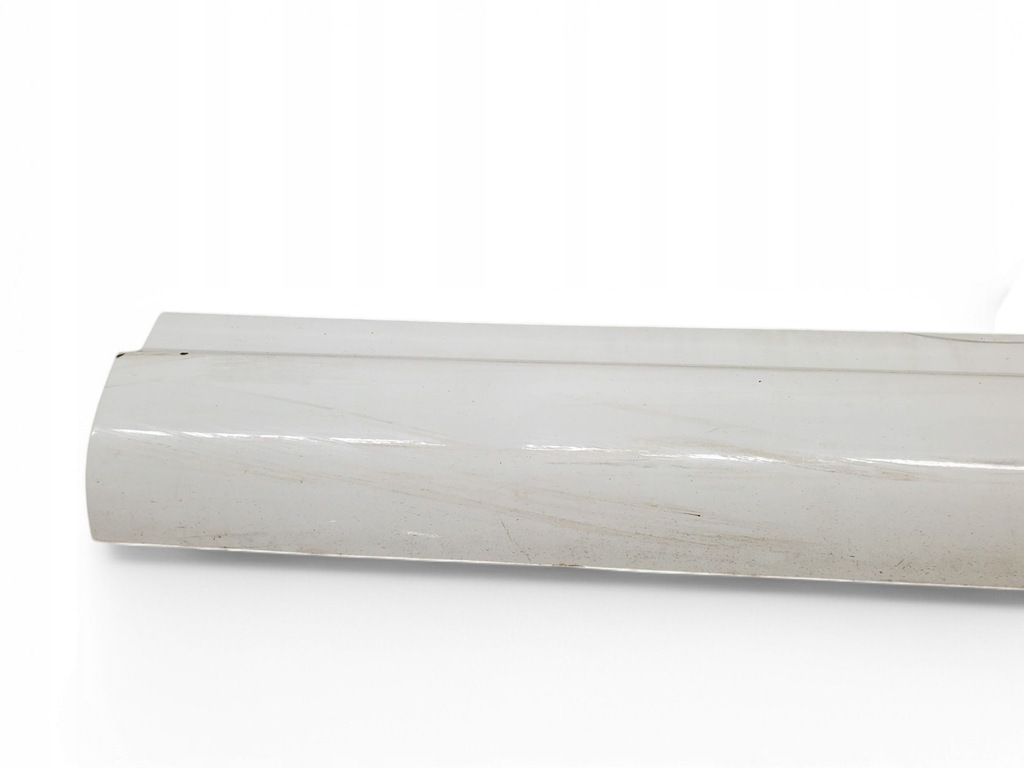 фото №6, Maserati levante 670035235 перед сторона правая накладки