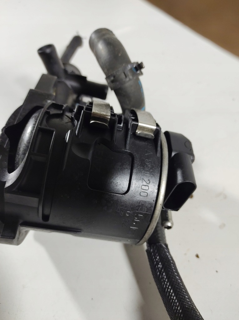 фото №14, Infiniti q50 2.2 13- корпус фильтра топлива