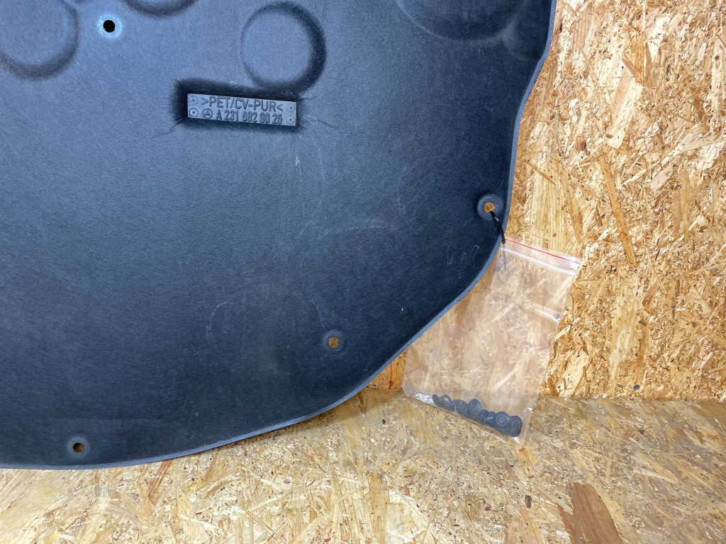 Шумоізоляція капот кришки двигуна кліпси mercedes sl r231 a2316820026 Недорого