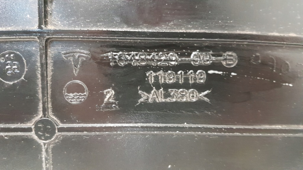 Спойлер спойлер кришки задня tesla model x Ціна