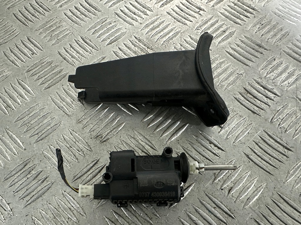 фото №10, Opel signum привод крышка заливной топлива 13158426