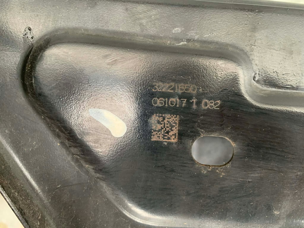 Volvo v60 2 2.0 d4 подрамник подрамник задний 32221650 oem volvo в Украине