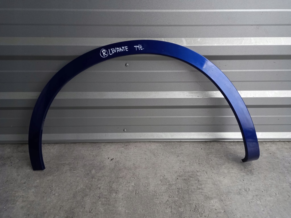 фото №1, Maserati levante молдинг крила задня права