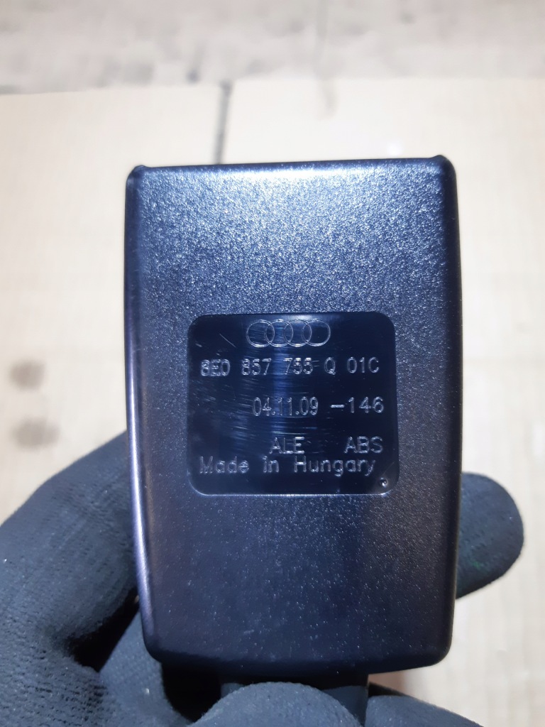 Audi a6 c6 кліпса замок поперечина правий перед 8e0857755q Недорого