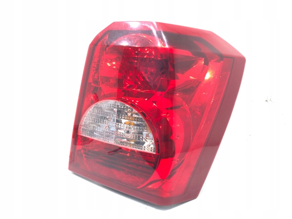 Купити Лампа правий задня dodge caliber 05303752 хетчбек