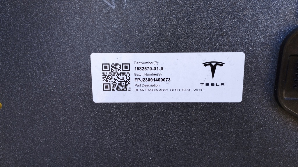 Бампер задняя tesla 3 lift 2023- 1582570-01-a с Разборки