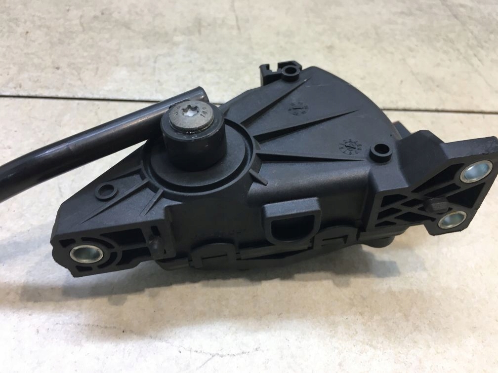 фото №7, Потенціометр газу almera n16 1.5 16v 18002au410