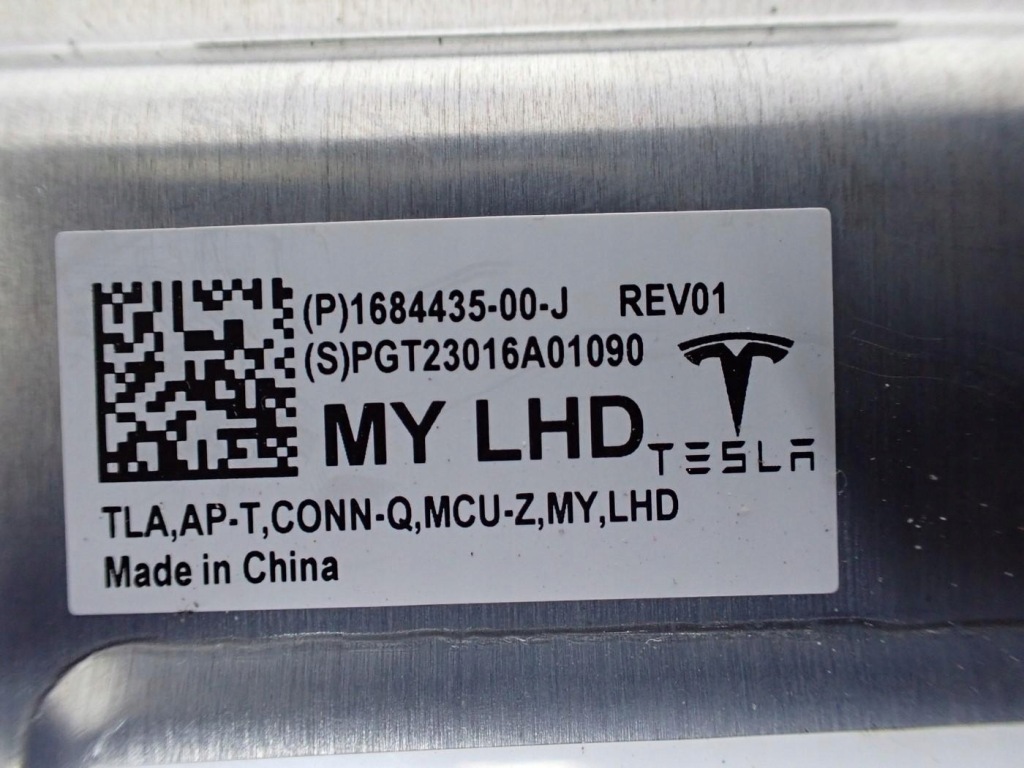 Модуль блок управления бортовой компьютер autopilot 1684435-00-j tesla model y 23r с Разборки