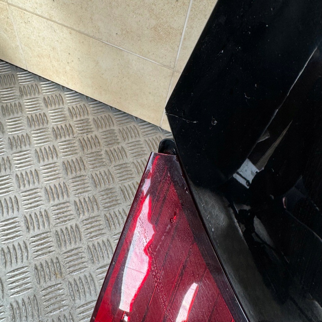 Кришка багажника задня lexus ux 250h камера 2021 rok hybrid Оригінал