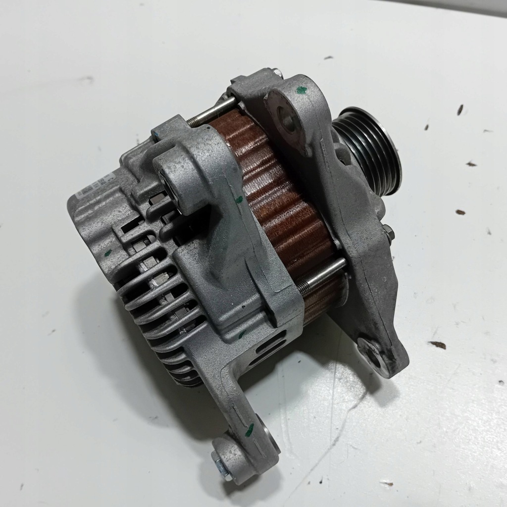 Mazda генератор комплектный  малый пробег с Разборки