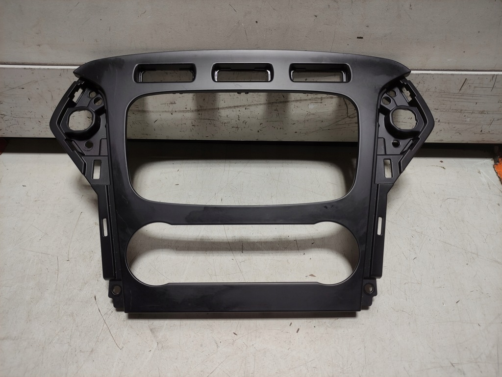 фото №1, Ford mondeo mk4 lift рамка радио климатроник 2010-