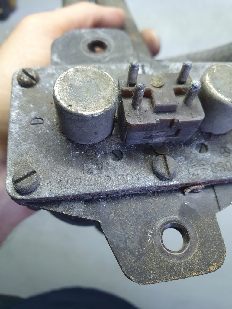 Клапан обігріву mercedes s-klasa w126 оригінальний номер Зі Шроту