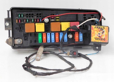 Купити Коробка запобіжників opel vectra c 3.0 cdti 13170899