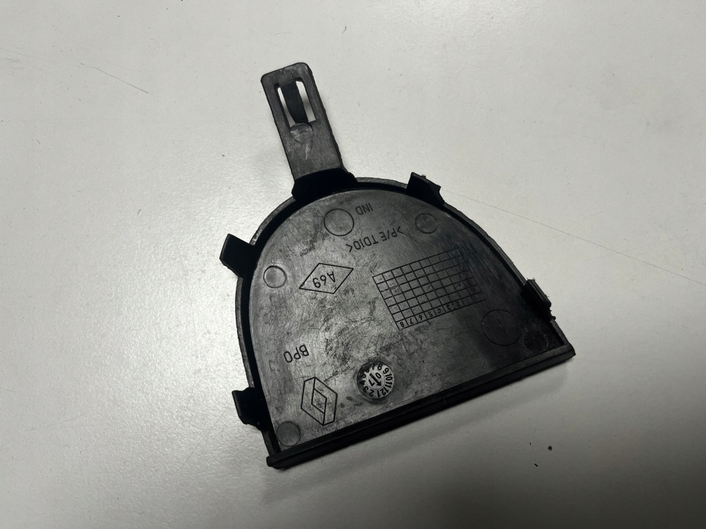 Оригинальная заглушка бампера задний  заднего renault clio 3 iii универсал Цена