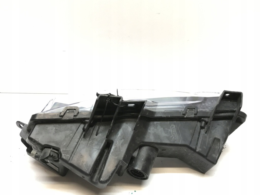 Купити Tesla model 3 y рестайлінг  протитуманна фара led правий 1624798-00-a