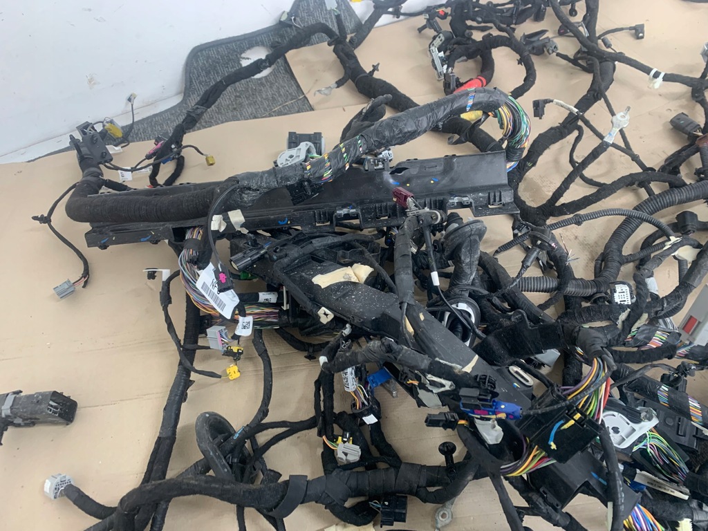 фото №9, Ford mustang mach-e rwd 75.7kwh электропроводка электрическая салона кабины