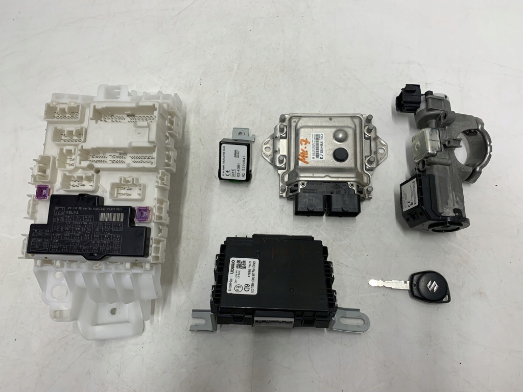 фото №1, Suzuki swift mk7 набор стартовый 33910-69l01