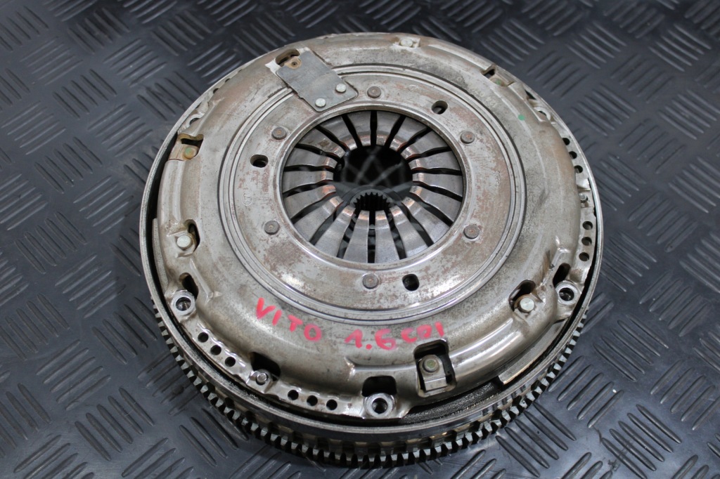 Купити Зчеплення диск притиск luk 124076410 vito w447 1,6 cdi