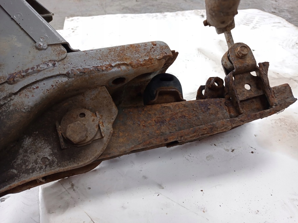 фото №9, Подрамник подрамник подвеска hiace iv 1996 2.4d 2l