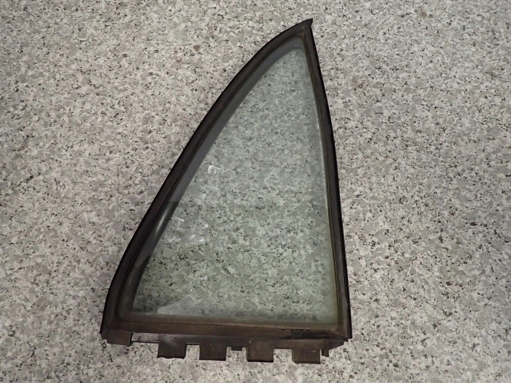 фото №1, Toyota corolla e12 hb 02-07 скло задня права