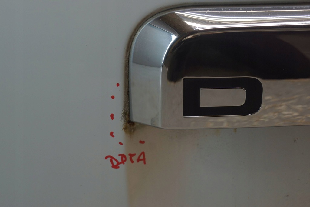 фото №13, Dacia duster i кришка багажника задня dv369 k898