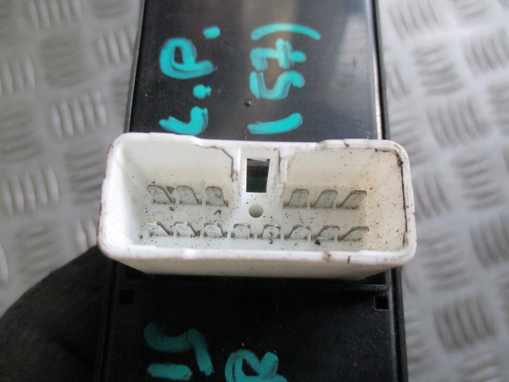 фото №6, Панель окон kia magentis 2.4 b 03-05r 621w10030