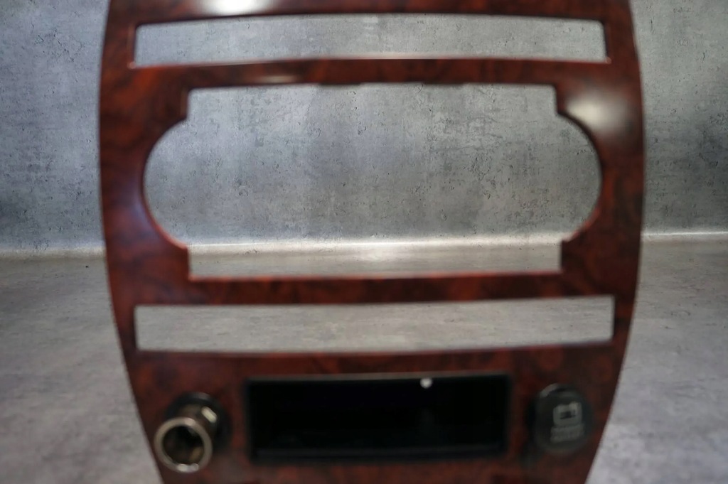 фото №2, Рамка консоли радио средняя jeep commander xk grand cherokke