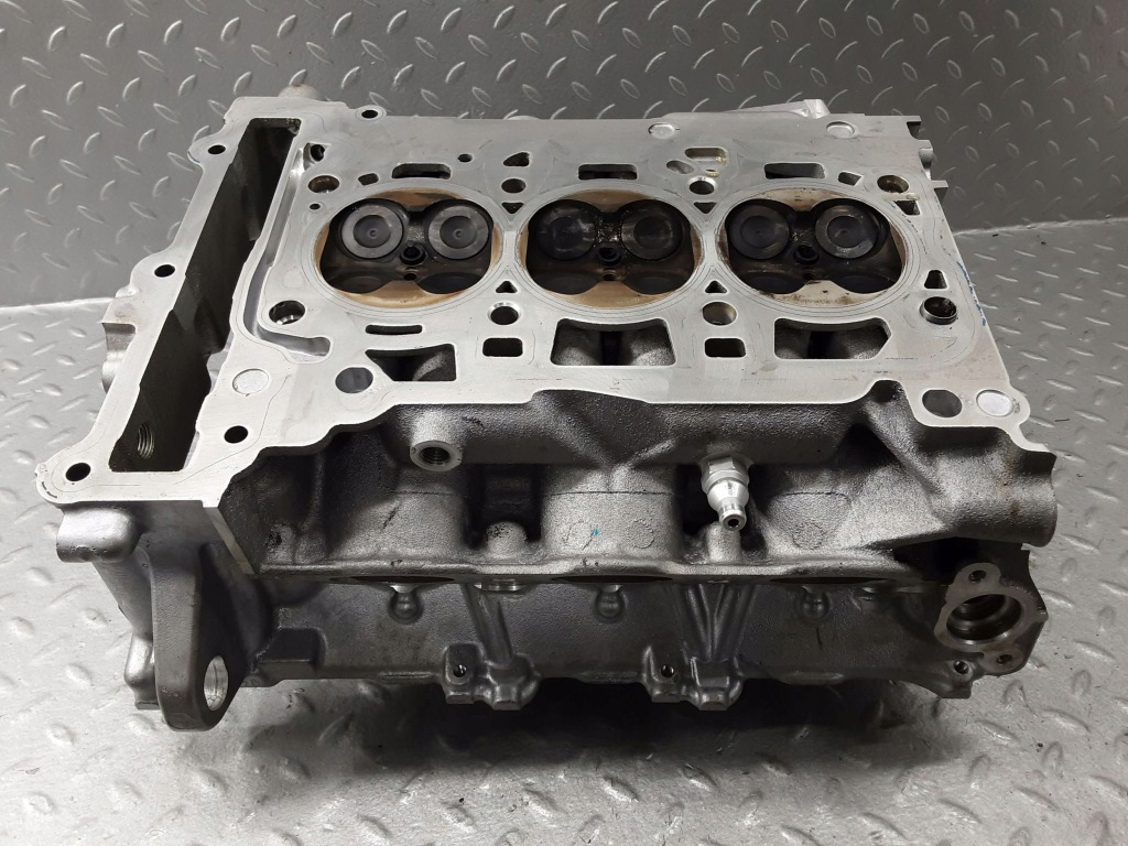 Головка двигателя bmw x1 f48 f49 11121019163 Оригинал