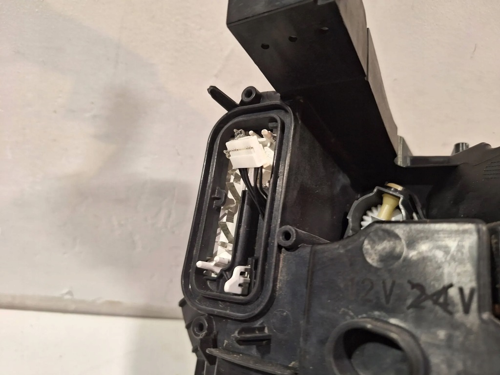 фото №8, Лампа перед левая nowa valeo intellilux 9834016880 opel mokka b 20-