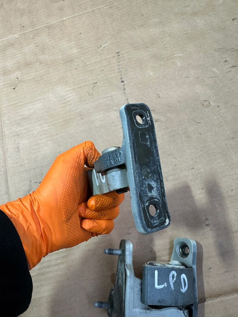 фото №8, Петли дверь левый перед, петля передний mercedes w213 sm, c623 комплект