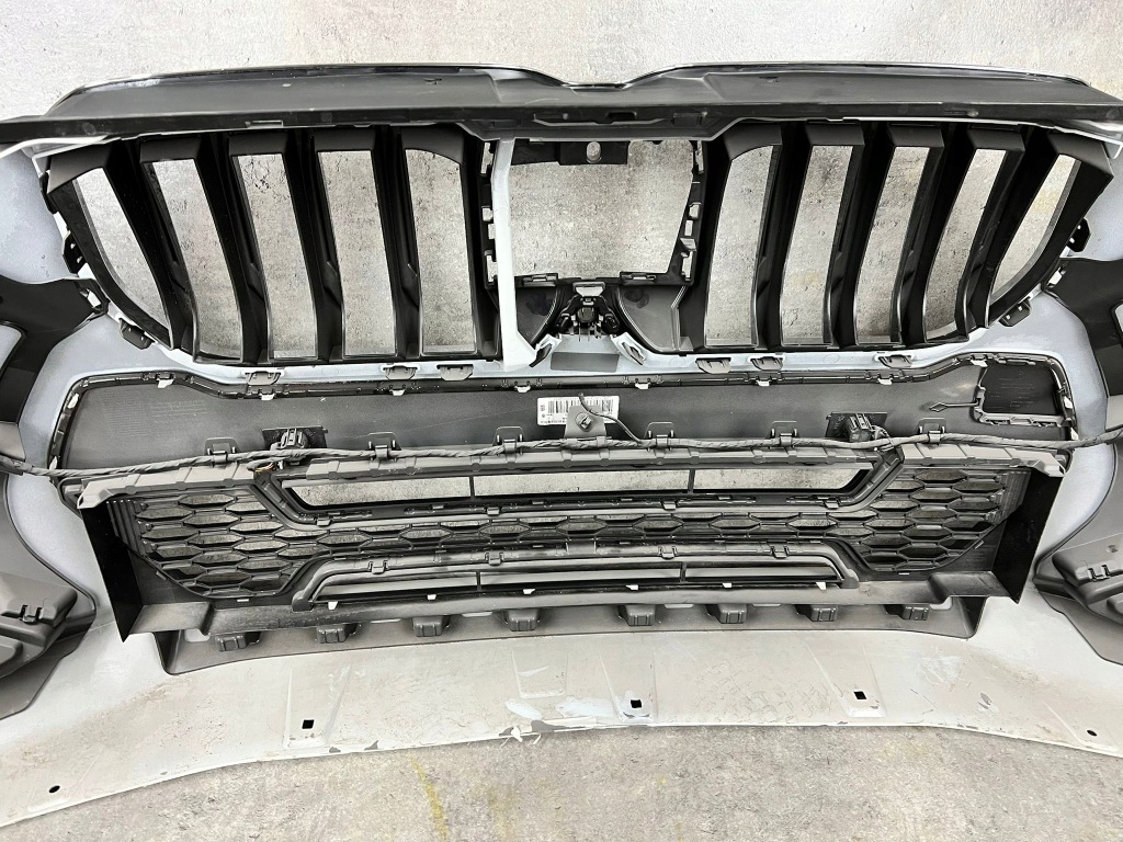 Бампер bmw x1 u11 6x pdc камера комплектный  перед белый 9881907 Киев