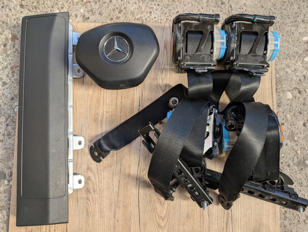 Mercedes gla x156 220 4 matic приборная панель панель  подушка безопасности комплект оригинал в Украине