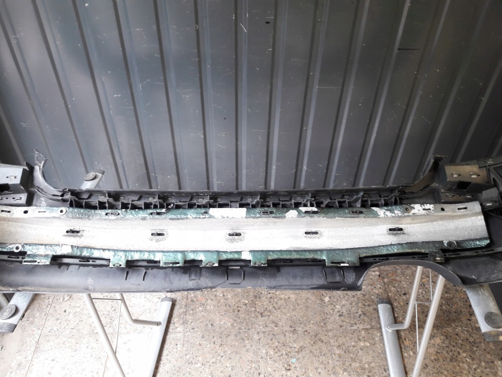 фото №14, 8d9807521aa бампер задня audi a4 b5 kombi 99-02r зелений