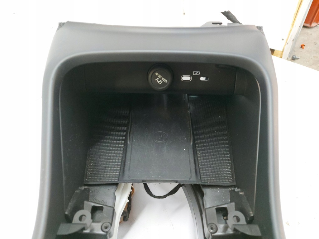 фото №5, Volvo xc40 lift туннель средний подлокотник 32226777