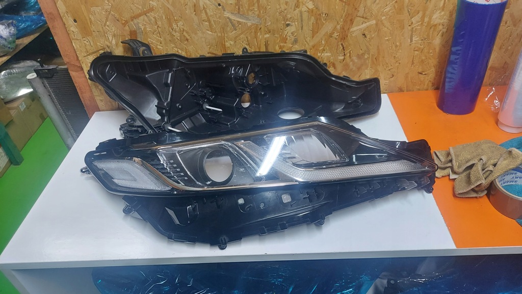 фото №1, Лампа скло фари лампи права правий передній r перед передня toyota camry viii 8