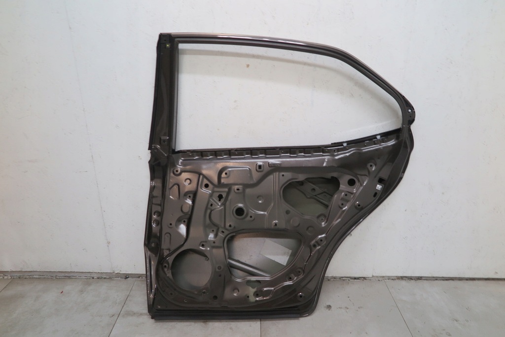 фото №7, Дверь правое задние правый задняя toyota camry viii